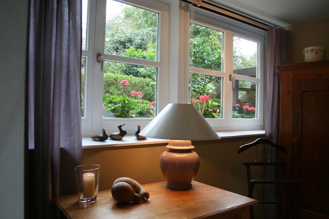 Landhaus In Idyllischer, Ruhiger Lage Und Flughafennaehe Ratingen Esterno foto